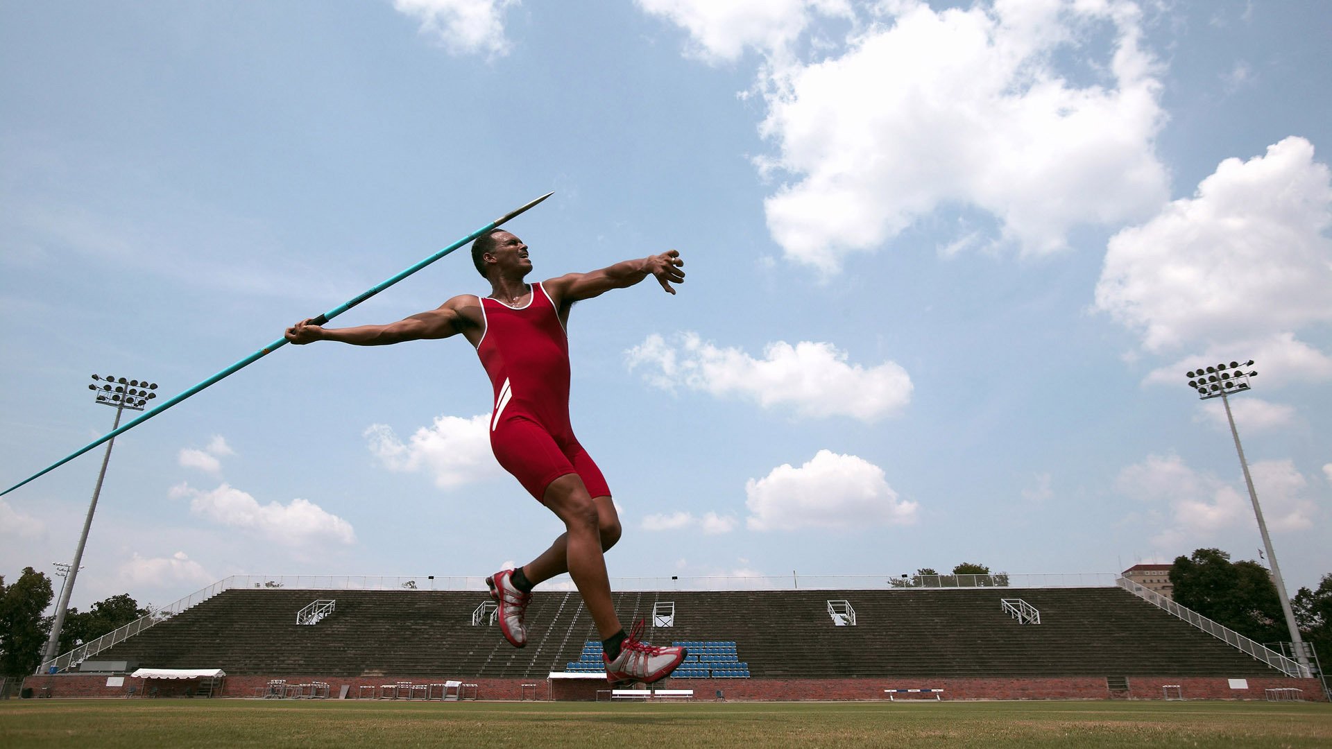 万乐天用坚韧精神征服赛场，万乐天百科