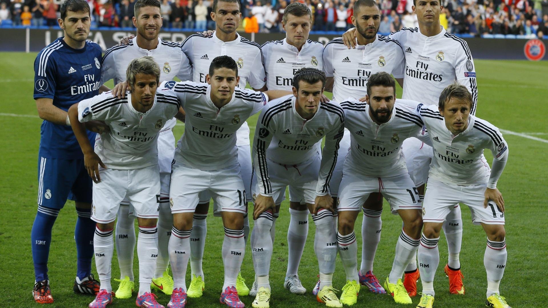 公牛球队合影曝光展现全新阵容活力满满，公牛的球队